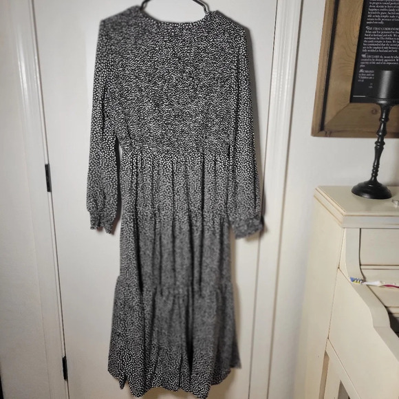 Petal + Pup Black and White Long Sleeve Tiered Modist Midi Dress - Size 10 - Picture 7 of 9